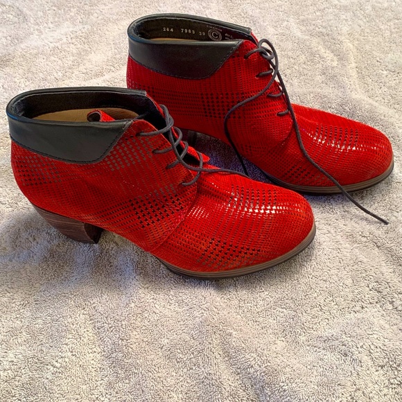 mei op vakantie iets Wolky | Shoes | Wolky Rebel Collection Red Houndstooth | Poshmark